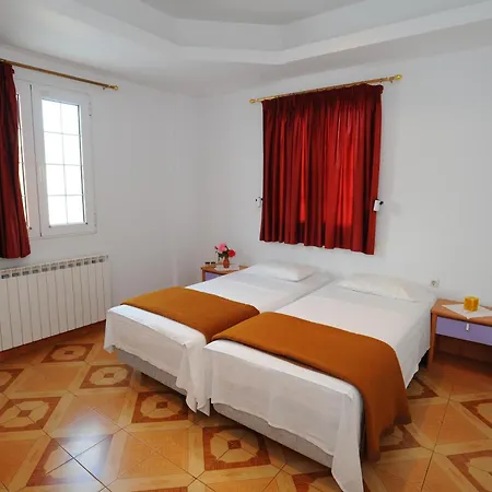 Villa Paradisos Archangelos *